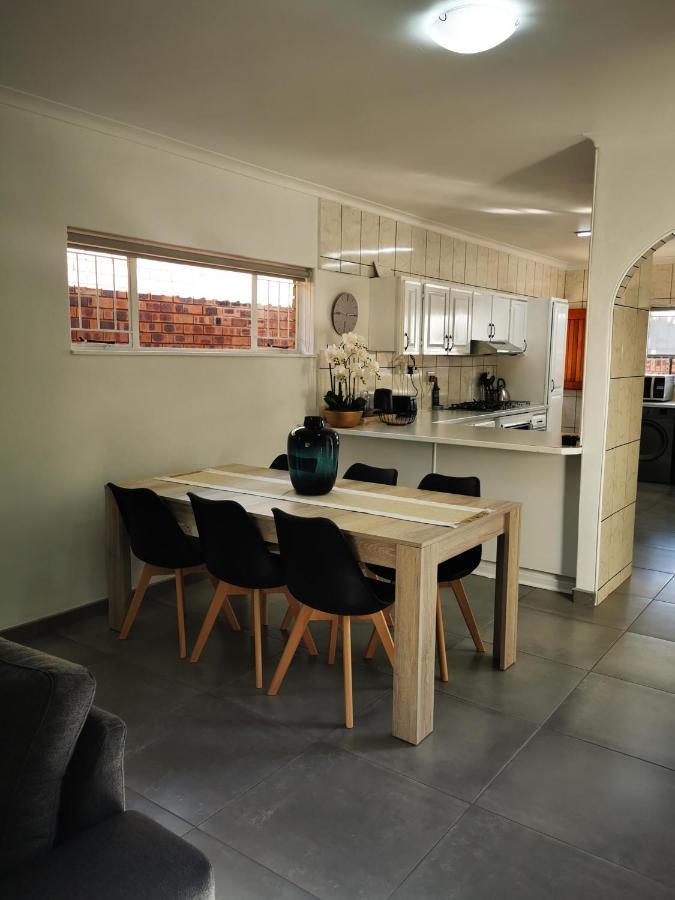 Hillton Manor Guest House ริชาร์ดสเบย์ ภายนอก รูปภาพ