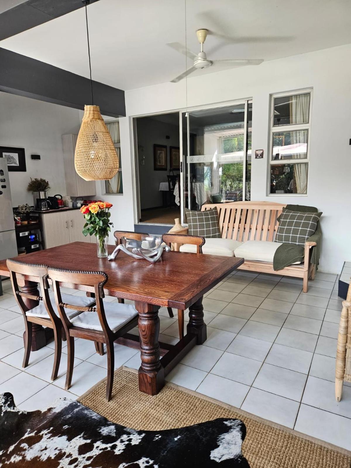 Hillton Manor Guest House ริชาร์ดสเบย์ ภายนอก รูปภาพ