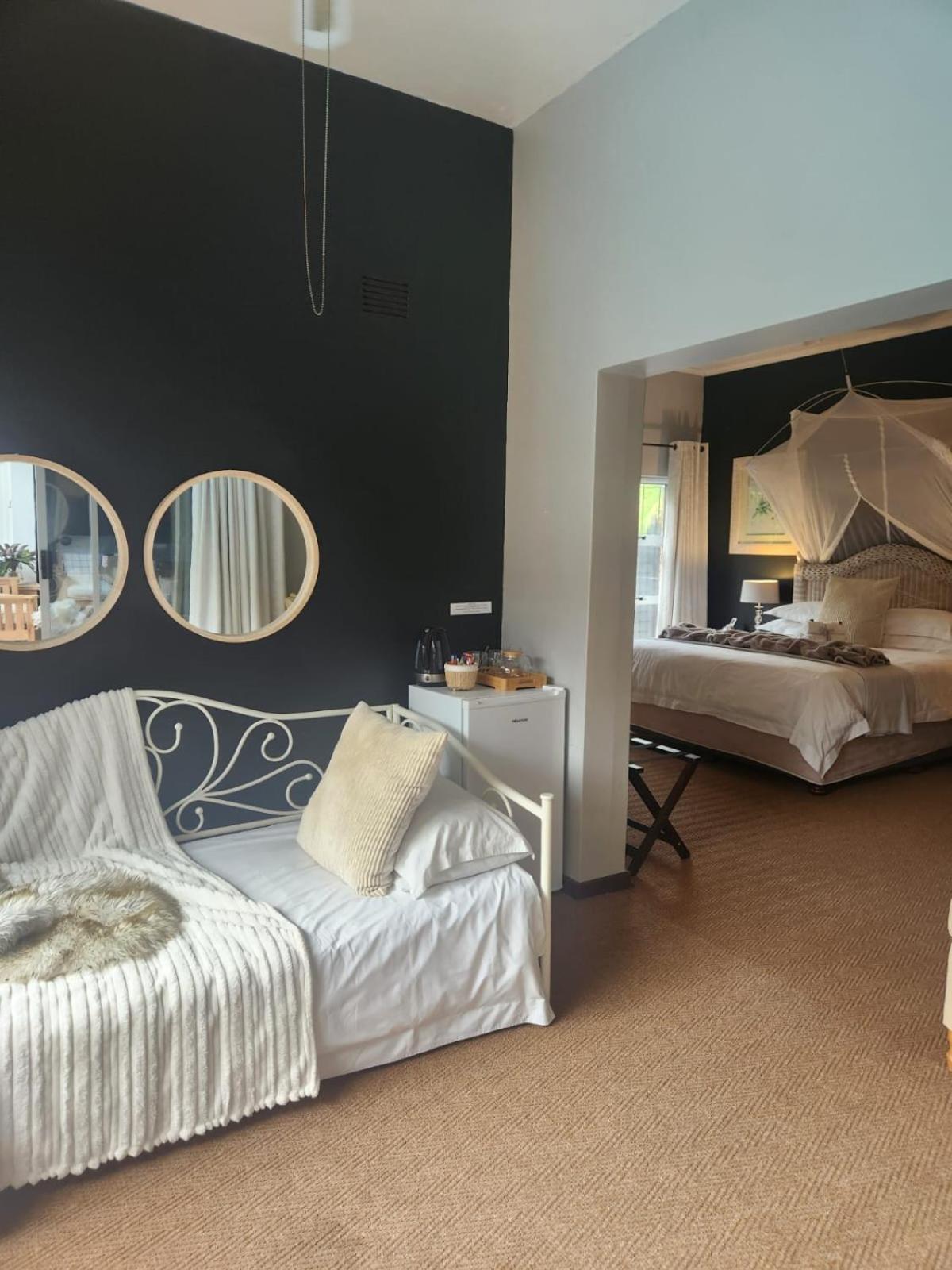 Hillton Manor Guest House ริชาร์ดสเบย์ ภายนอก รูปภาพ