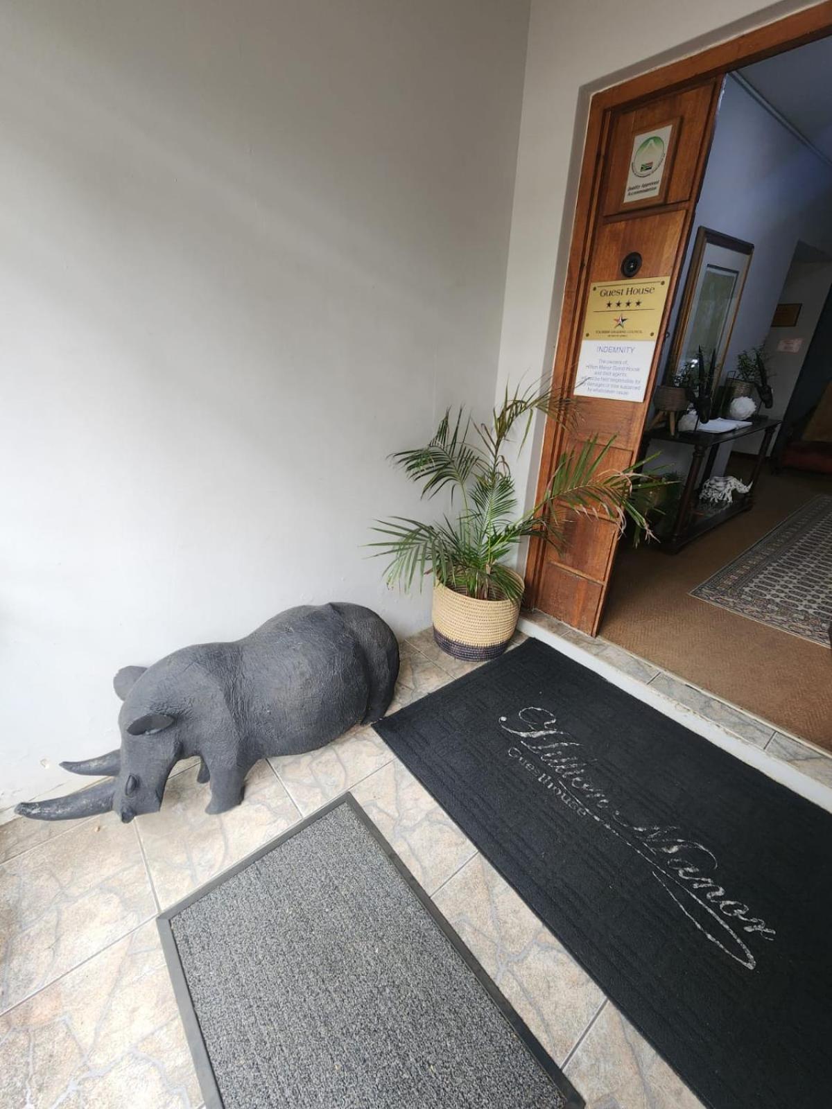 Hillton Manor Guest House ริชาร์ดสเบย์ ภายนอก รูปภาพ