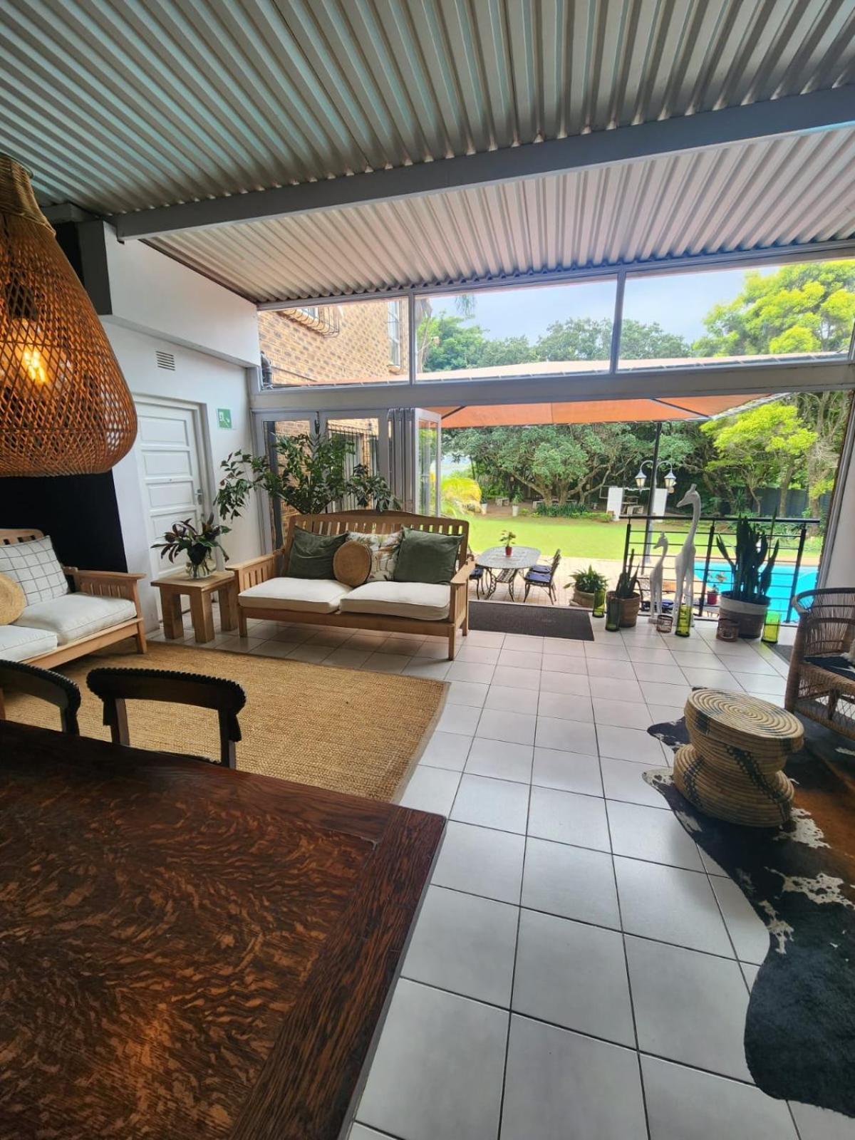Hillton Manor Guest House ริชาร์ดสเบย์ ภายนอก รูปภาพ
