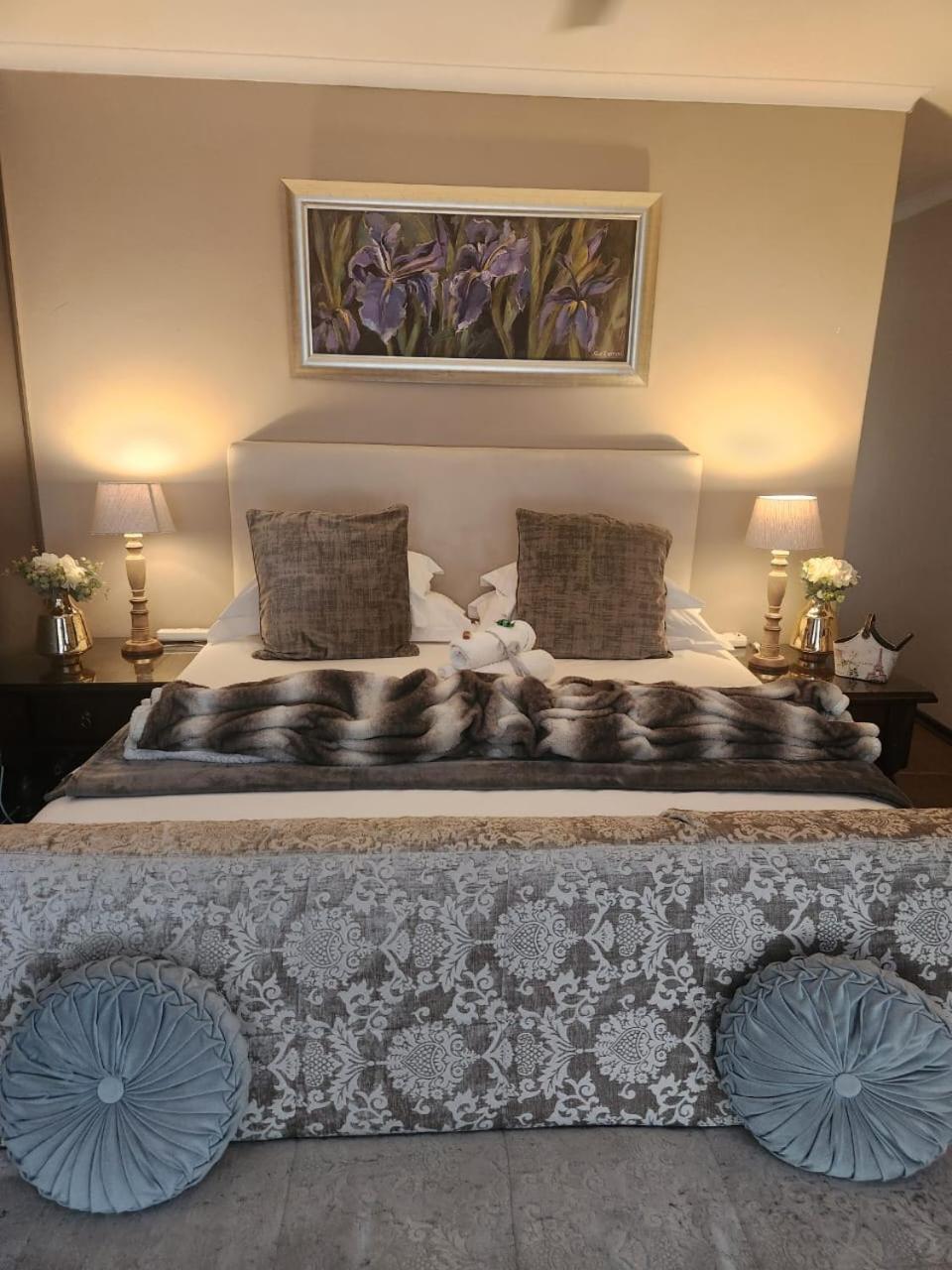 Hillton Manor Guest House ริชาร์ดสเบย์ ภายนอก รูปภาพ