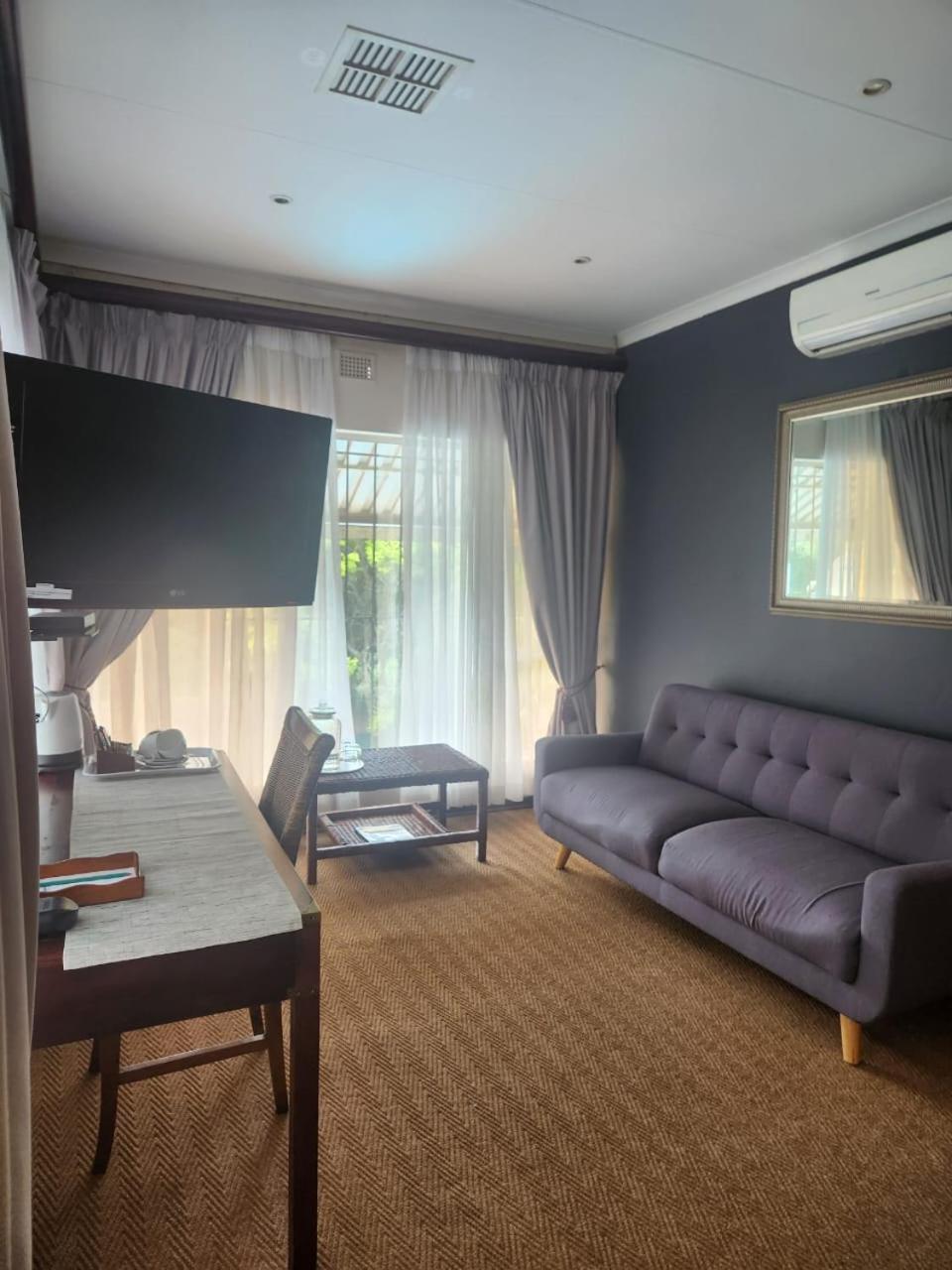 Hillton Manor Guest House ริชาร์ดสเบย์ ภายนอก รูปภาพ