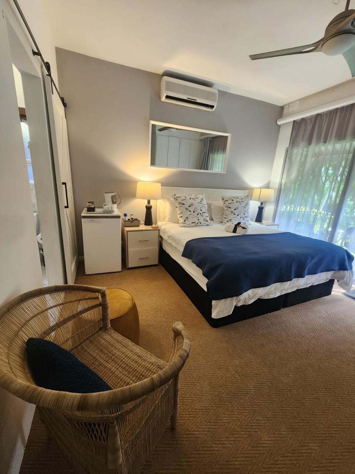 Hillton Manor Guest House ริชาร์ดสเบย์ ภายนอก รูปภาพ